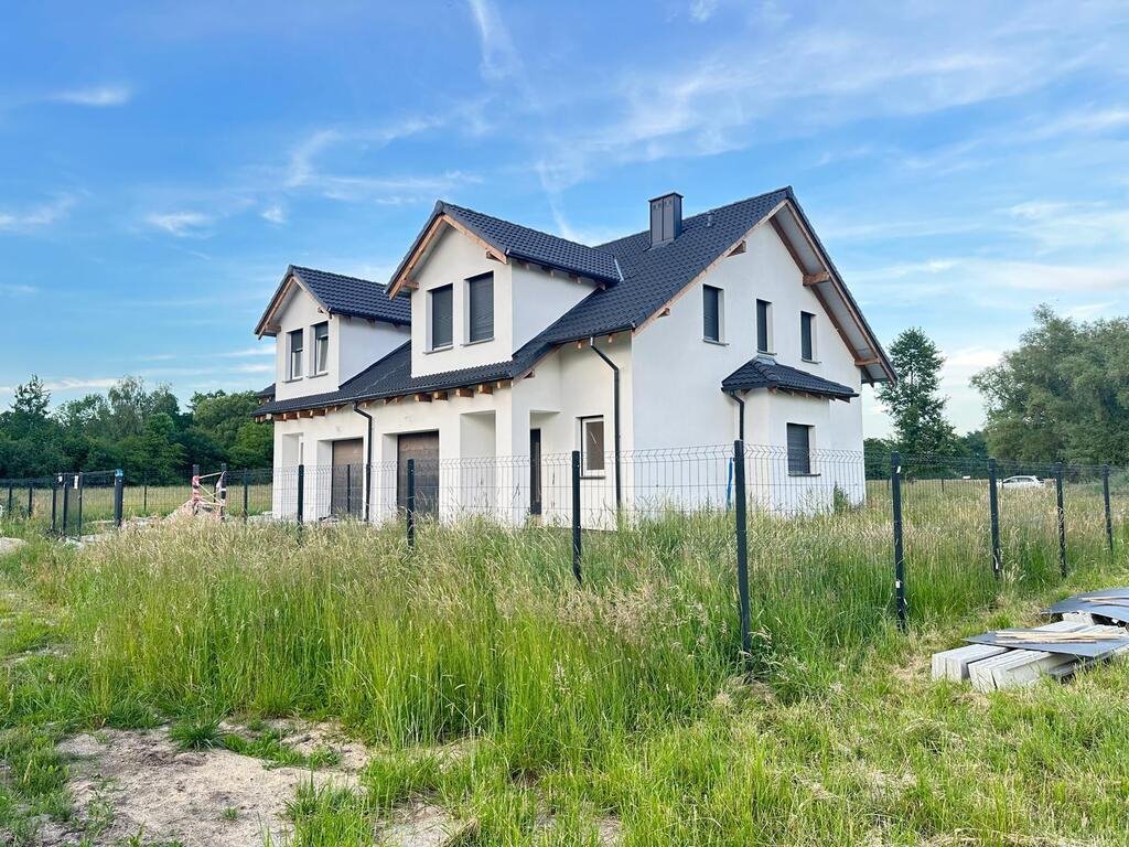 Nowoczesny dom 105 m² z garażem i dużą działką Paproć  105m2 Foto 1