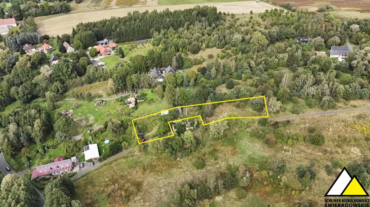 Sprzedam działkę 2200 m² w spokojnej wsi z domkiem i infrastrukturą Świecie  2 200m2 Foto 1