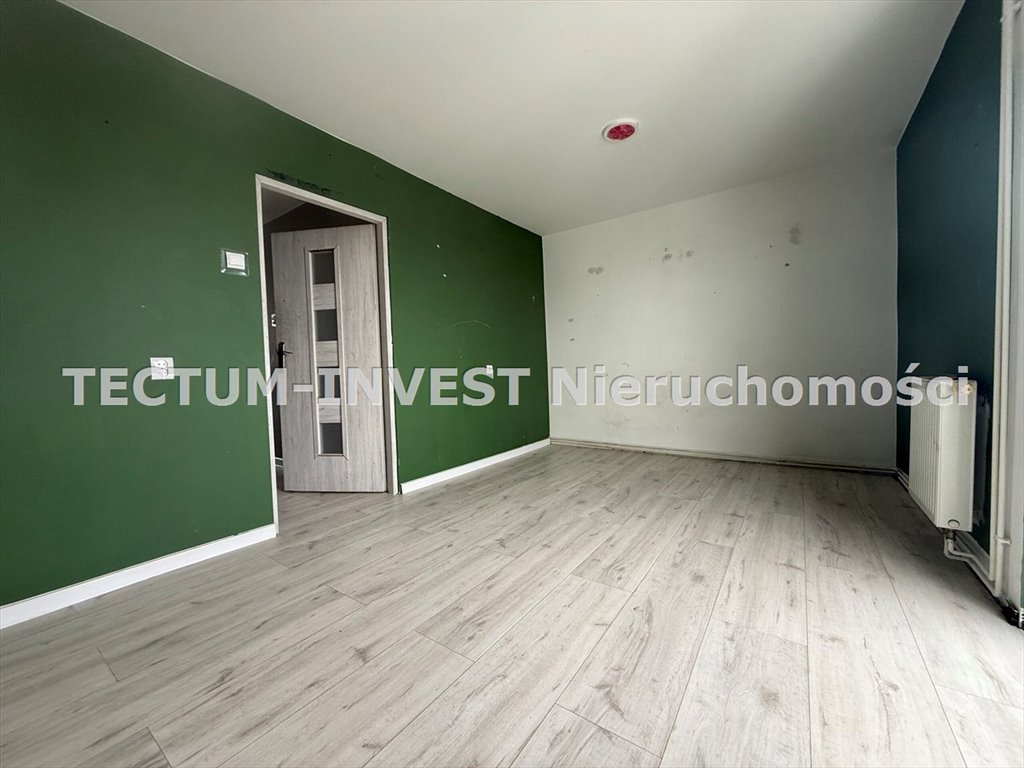 Mieszkanie do remontu z balkonem, 2 pokoje, 38,7 m2 Pszów  39m2 Foto 1