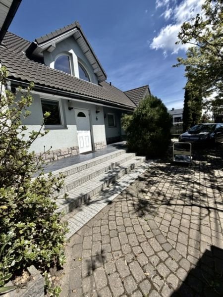 Przestronny dom 228 m2 z ogrodem i tarasem w Dawidach Bankowych Dawidy Bankowe, Dawidy Bankowe  228m2 Foto 1