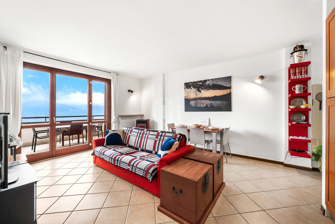 Apartament z widokiem na jezioro Garda, basen i garaż Włochy, Verona  55m2 Foto 1