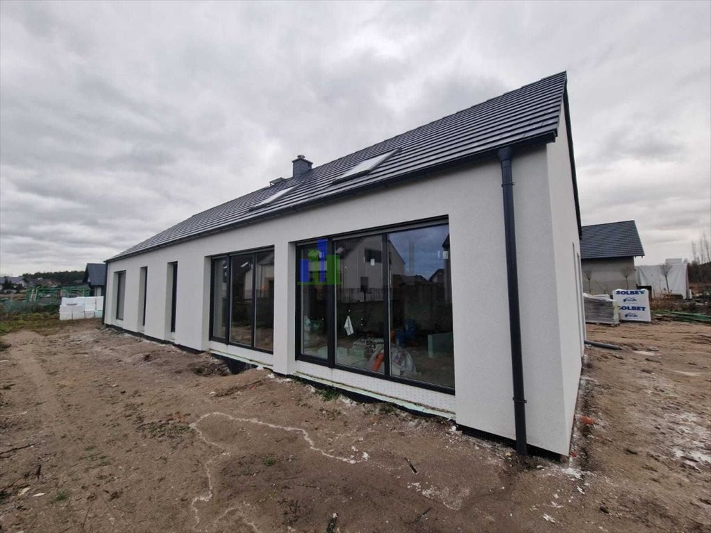 Loftowy dom wolnostojący z dużą działką, blisko PKP Chrząstawa Mała  110m2 Foto 1