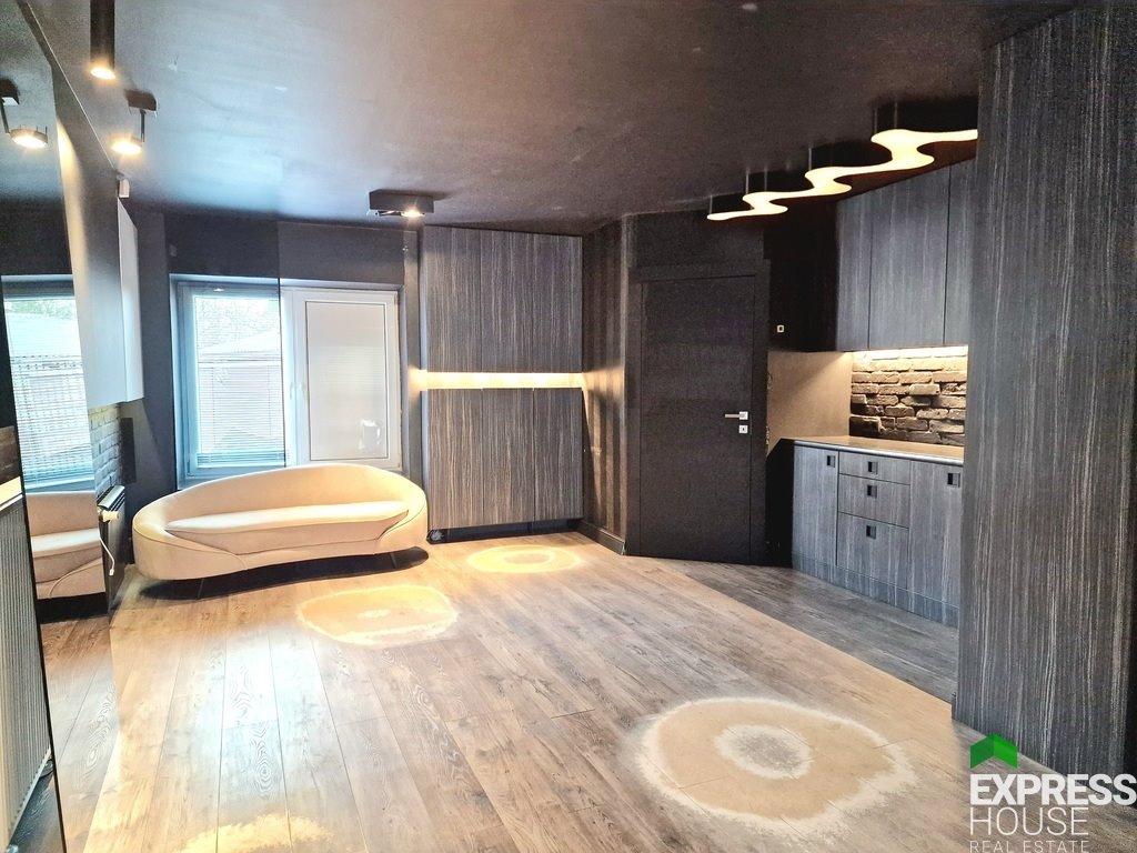 Lokal na wynajem 45 m² z witryną i klimatyzacją Częstochowa, św. Rocha  45m2 Foto 1