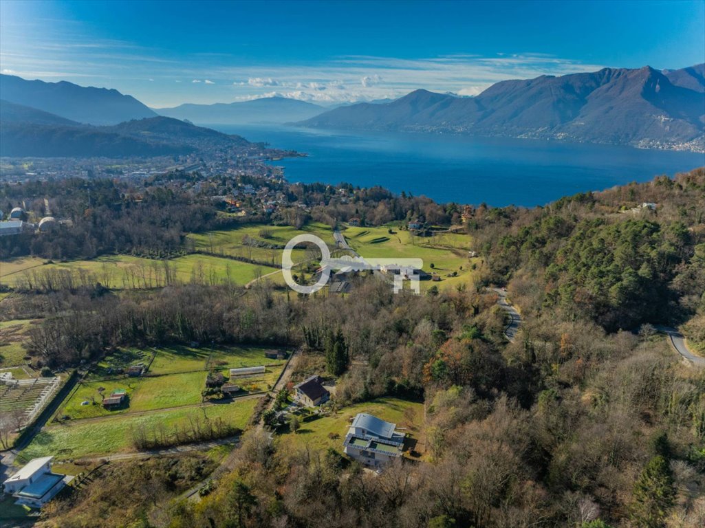Nowoczesna willa 250 m² przy granicy ze Szwajcarią zapraszam Włochy, Luino, Luino  250m2 Foto 1