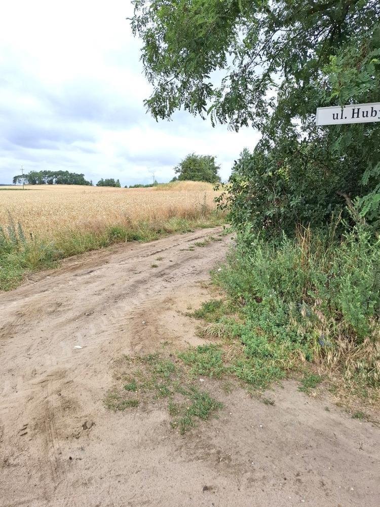 Działka budowlana 985 m² z warunkami zabudowy, media w drodze Grzebienisko, Huby  1 100m2 Foto 1