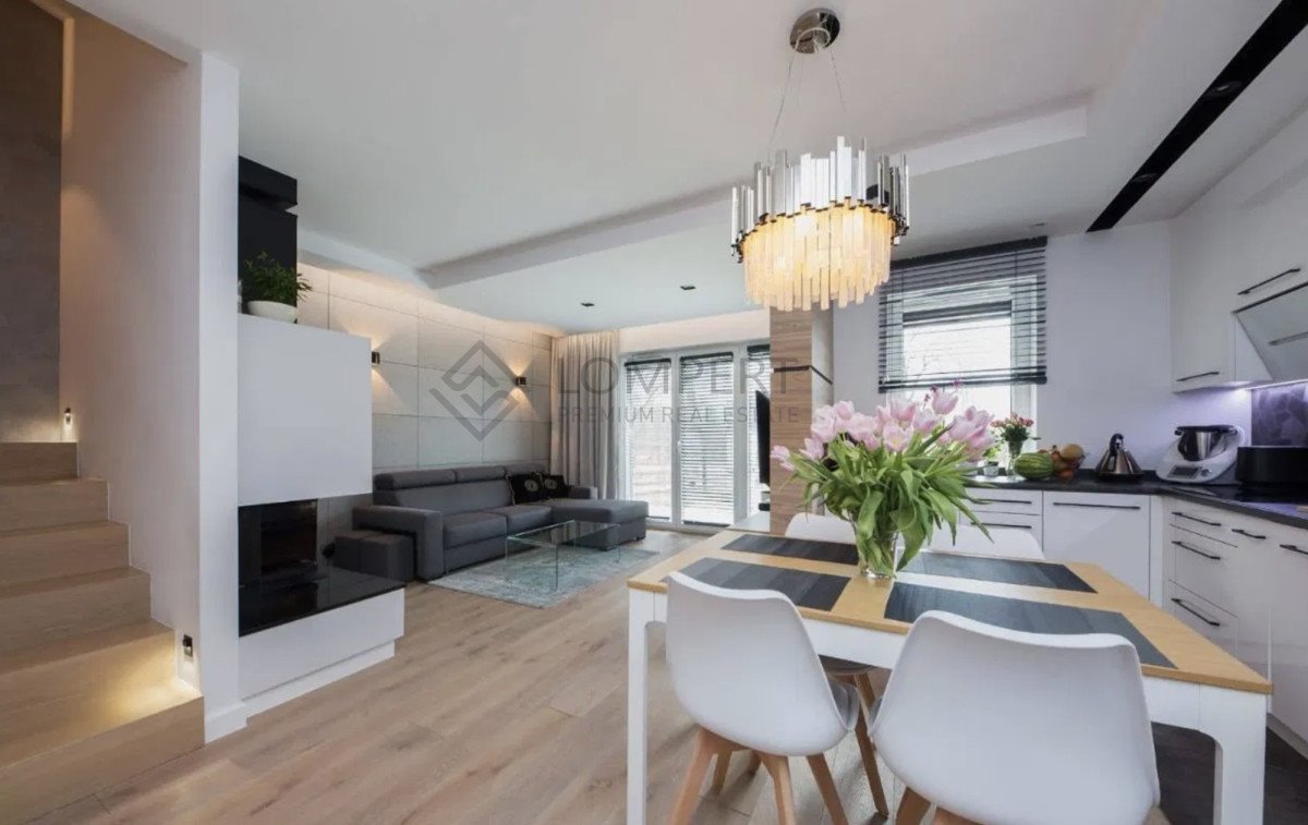 Nowoczesny dom 135m2 z ogrodem i tarasem na dachu Warszawa, Wilanów Powsinek  135m2 Foto 1