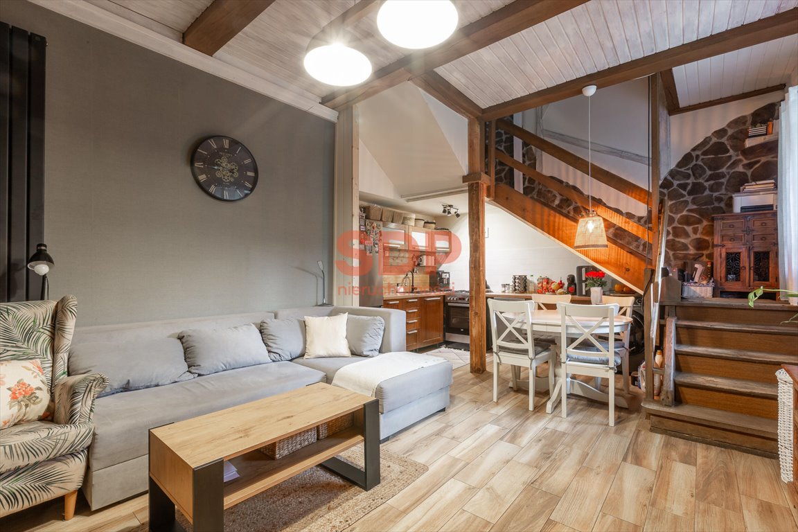 Do sprzedania przestronny dom 375 m² z 5 niezależnymi mieszkaniami Michałkowa  375m2 Foto 1