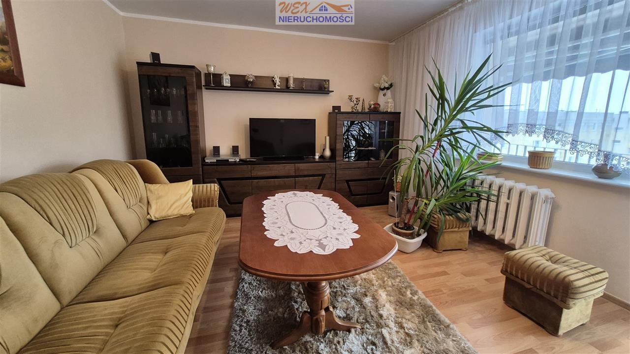 Przestronne 4-pokojowe mieszkanie z dużą loggią i dwoma piwnicami Słupsk, Niepodległości, Niepodległości, Gen. Tadeusza Bora-Komorowskiego  69m2 Foto 1