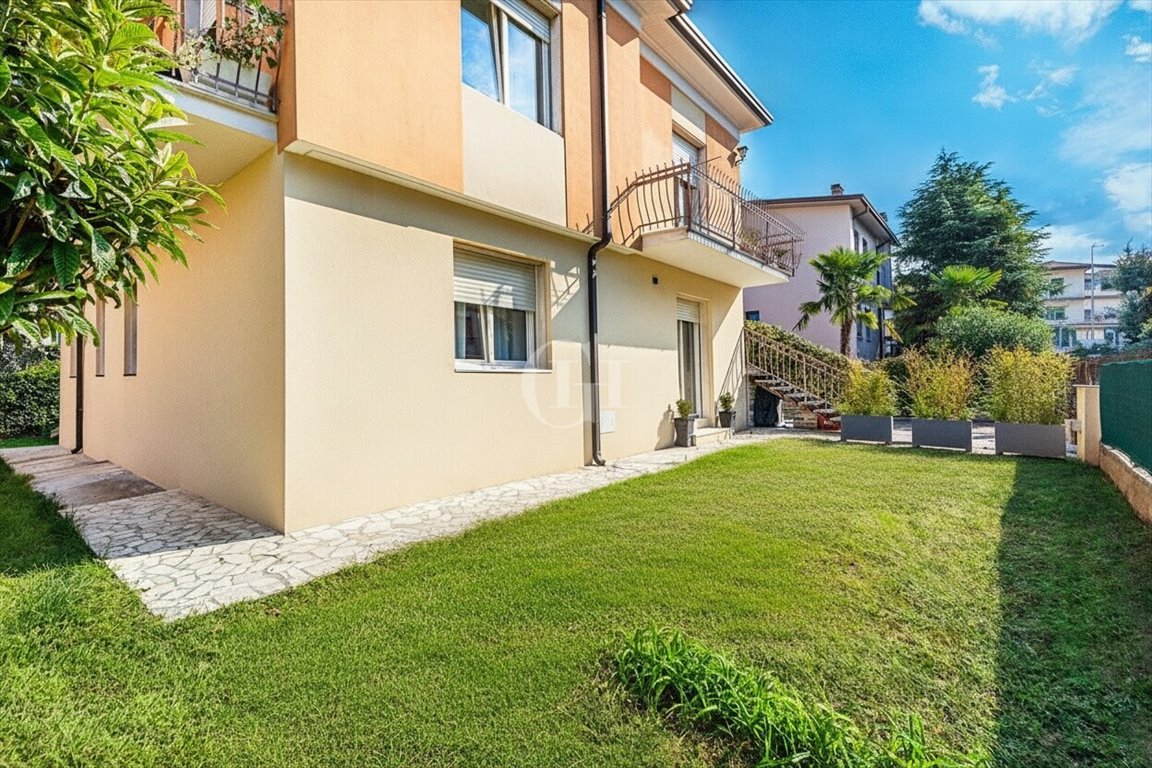 Przestronne 3 sypialnie, garaż, ogród, blisko centrum Włochy, Desenzano del Garda  85m2 Foto 1