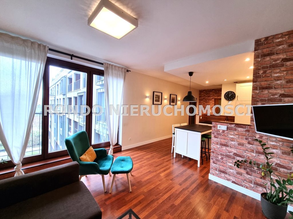 Wynajem 2-pok. w Angel Wings z widokiem na rzekę Wrocław, Stare Miasto  52m2 Foto 1