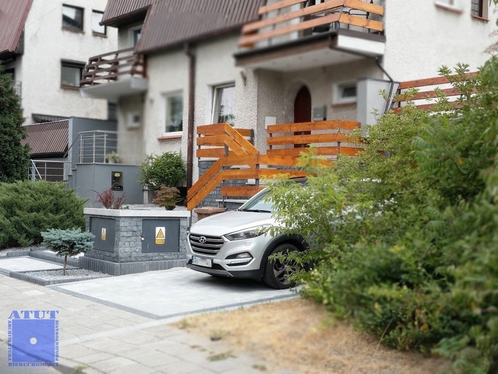 Przestronny dom z ogrodem, garażem i tarasami w Żernikach Gliwice, Żerniki, chałubińskiego  220m2 Foto 1