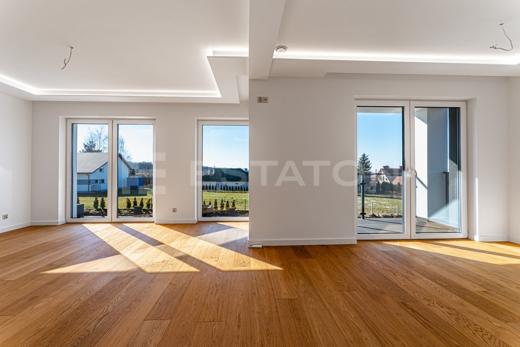 Przestronny dom bliźniak z garażem i tarasem w Rzeszowie Rzeszów, św. Marcina  346m2 Foto 1