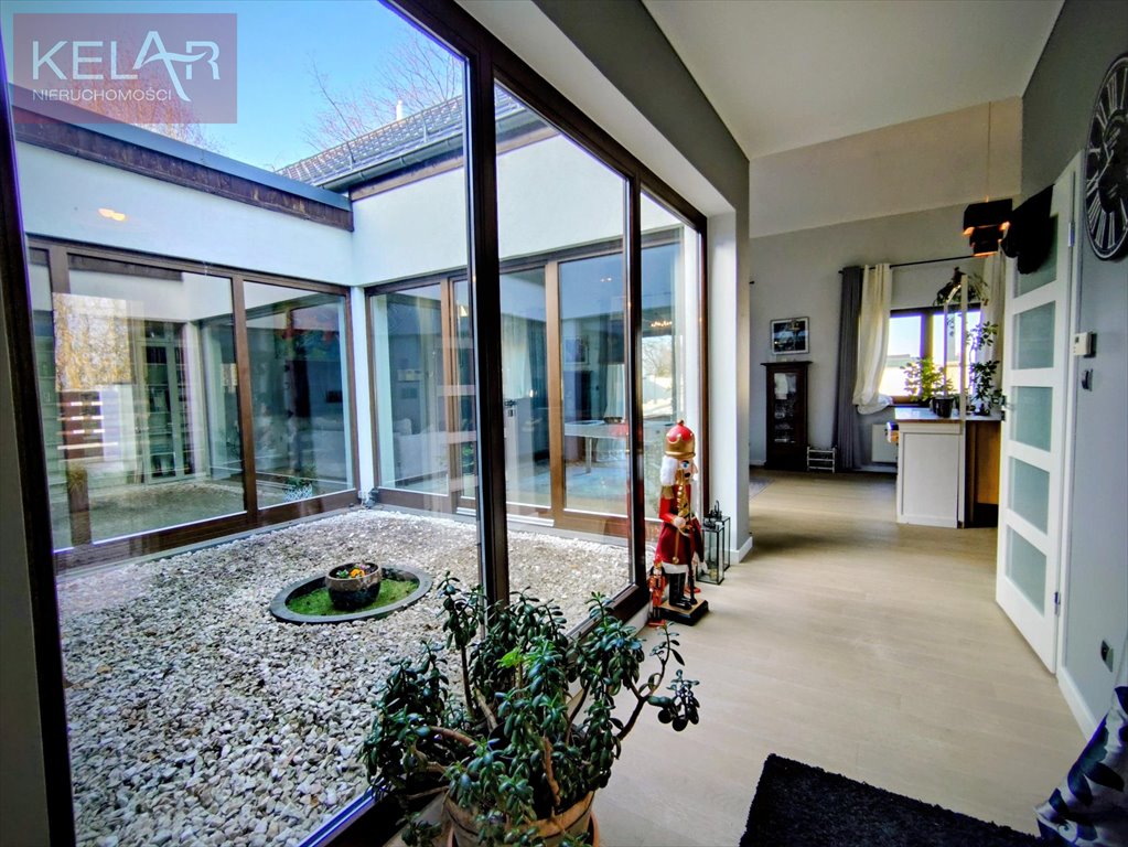 Nowoczesny dom 190 m2 z atrium, garażem i ogrodem Smardzów, Smardzów  190m2 Foto 1