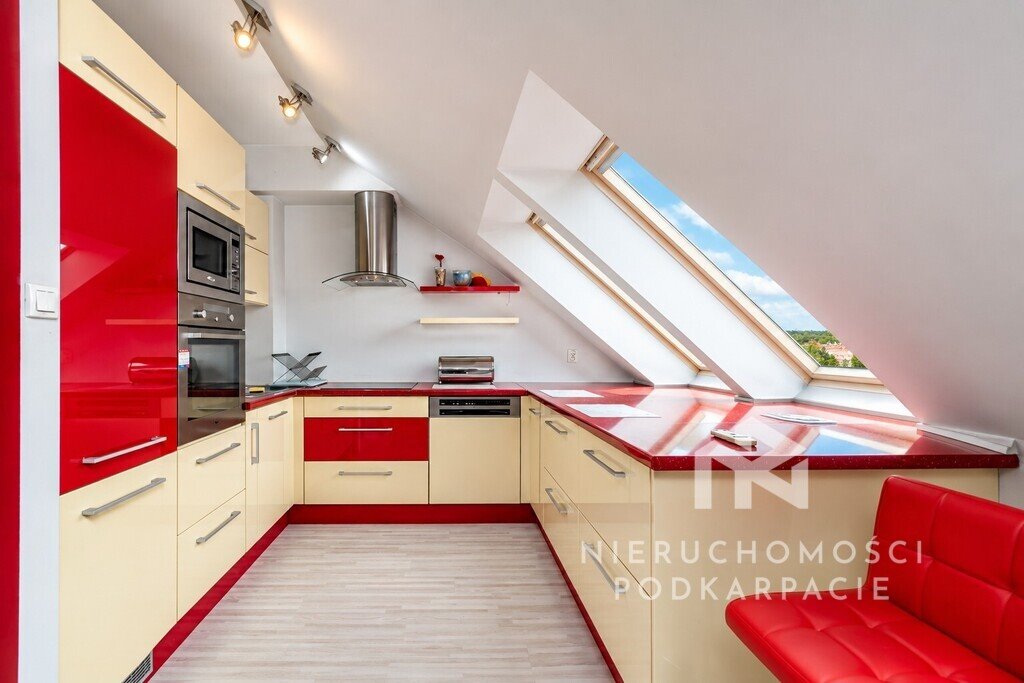 Polecam dwupoziomowe 66,8 m² z balkonem i garażem w Rzeszowie Rzeszów, Adama Matuszczaka  67m2 Foto 1
