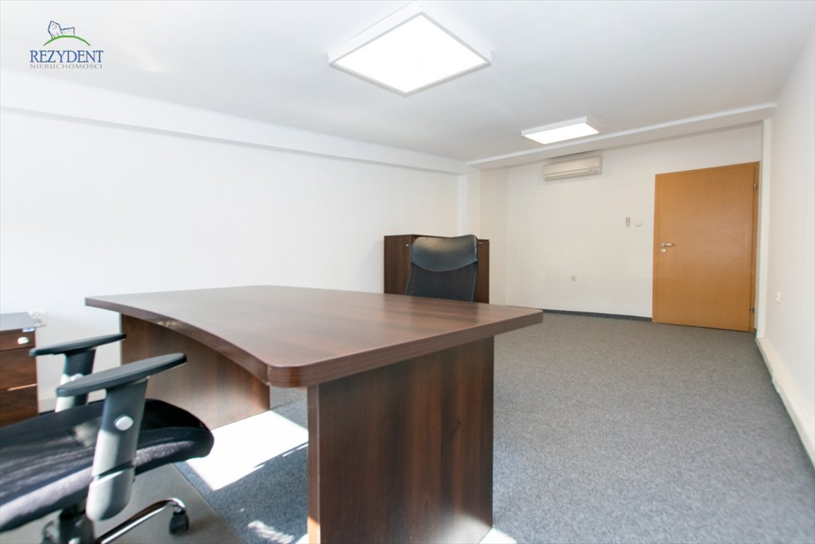 Lokal użytkowy na wynajem Katowice, Osiedle Paderewskiego  19m2 Foto 1