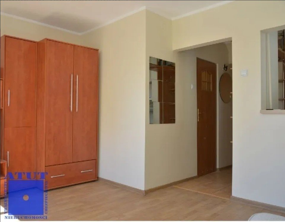 Kawalerka z windą, blisko Pl. Krakowskiego i Politechniki Gliwice, Śródmieście, dunikowskiego 7  26m2 Foto 1