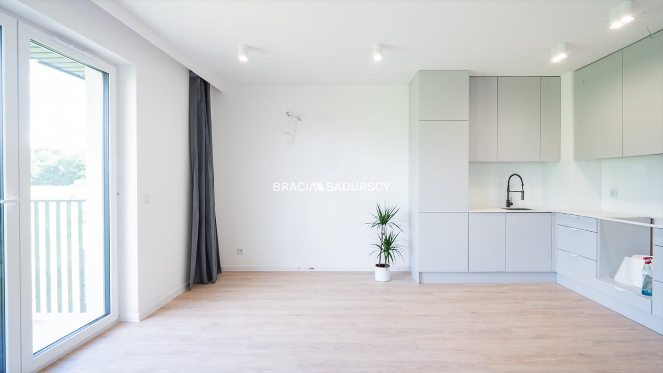 Mieszkanie czteropokojowe  na sprzedaż Strumiany  85m2 Foto 1