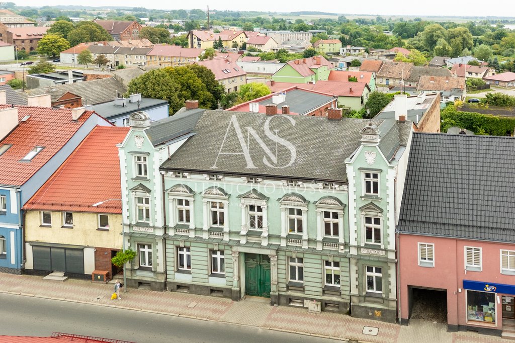 Do sprzedania przestronny lokal usługowy 300 m² z garażami w centrum Myśliborza: Myślibórz