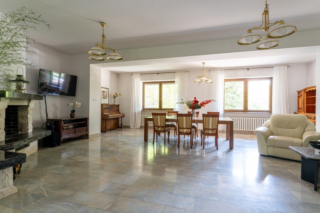 Przestronny dom 270 m² z dużym ogrodem - Wawer Warszawa, Wapienna 4  395m2 Foto 1