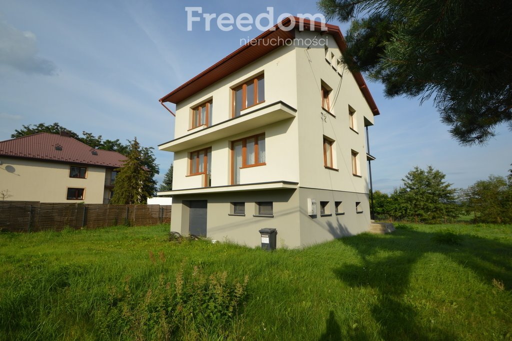Dom z dwoma niezależnymi mieszkaniami (60 m²) i dużym potencjałem Kielce, Zalesie, Ślazy  172m2 Foto 1