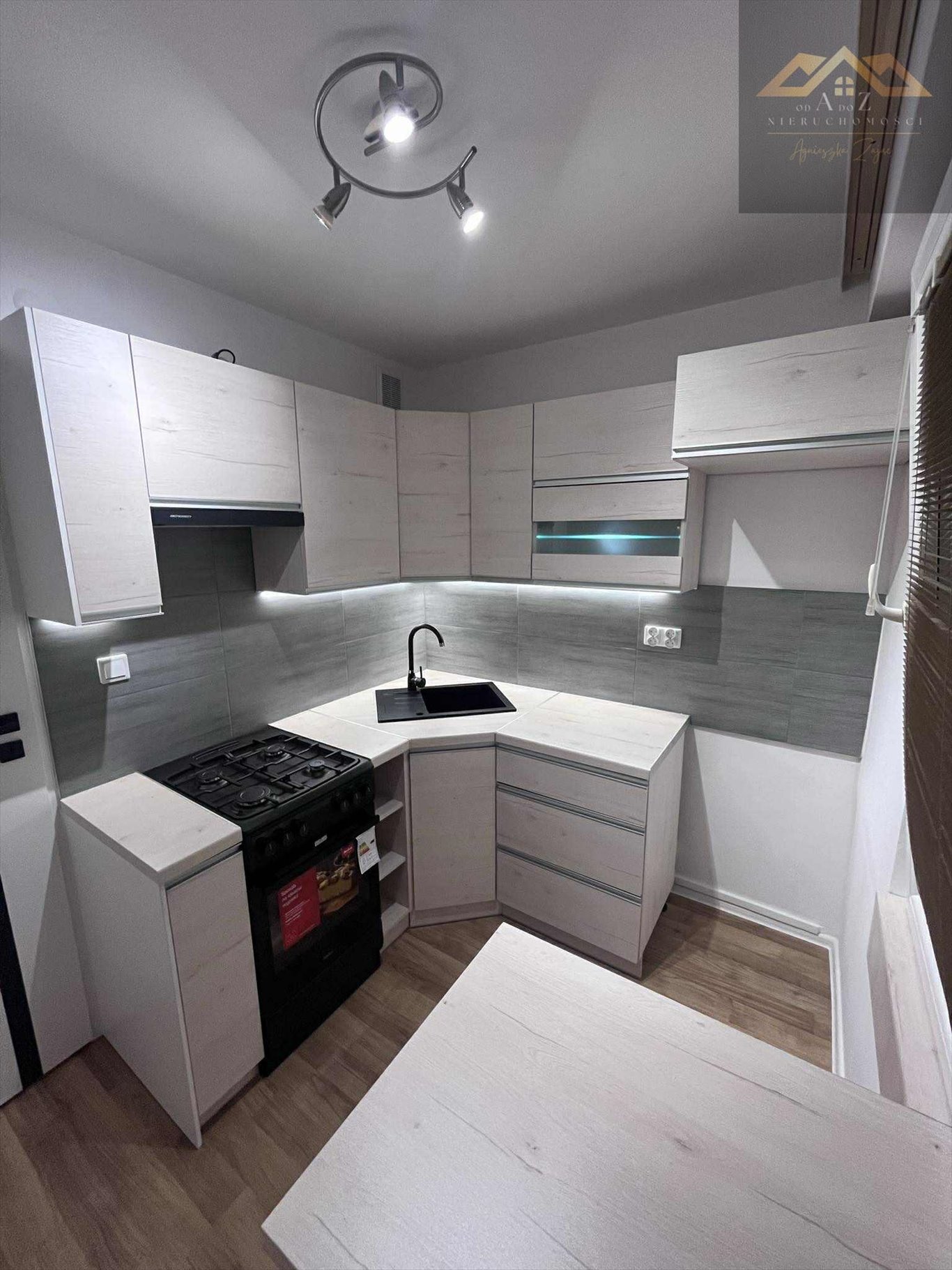 Przestronne 2-pokojowe mieszkanie z dużą loggią, po remoncie Tarnów  36m2 Foto 1