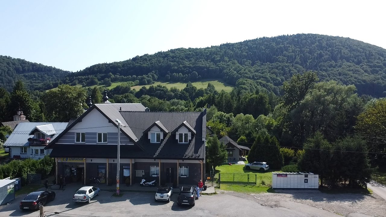 Przedsiębiorczy lokal z pokojami gościnnymi i sklepem Ropa  550m2 Foto 1