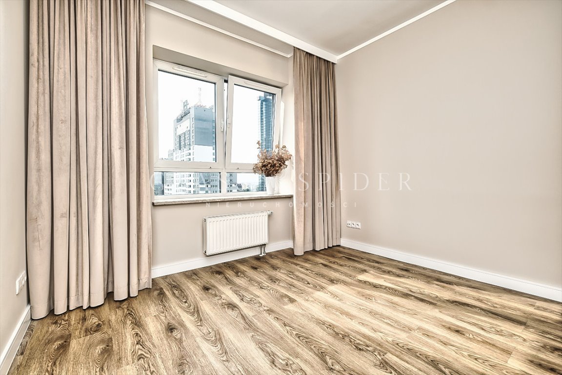 Stylowe 2-pokojowe mieszkanie z panoramicznym widokiem w Platinum Towers Warszawa, Wola, Grzybowska  39m2 Foto 1