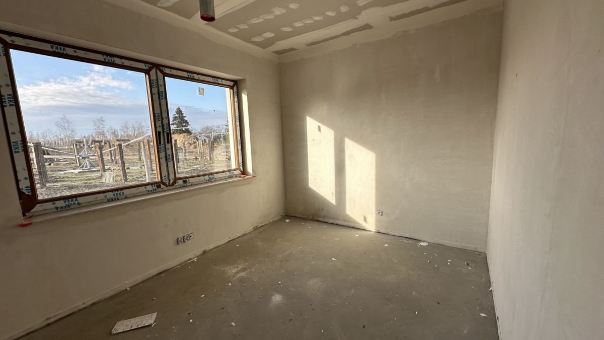 Parterowy dom 105 m2 w stanie deweloperskim, 4 pokoje Marianka  105m2 Foto 1