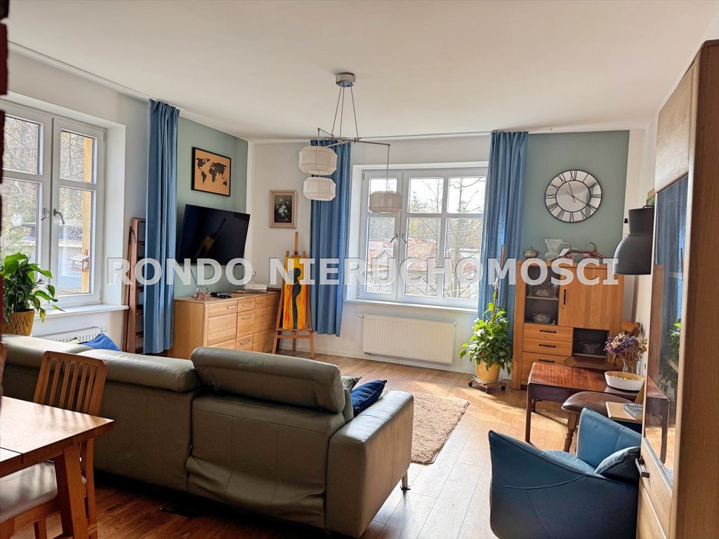 Stylowe 4-pokojowe mieszkanie z kominkiem, 76 m², gotowe do zamieszkania Jelenia Góra, Centrum  76m2 Foto 1