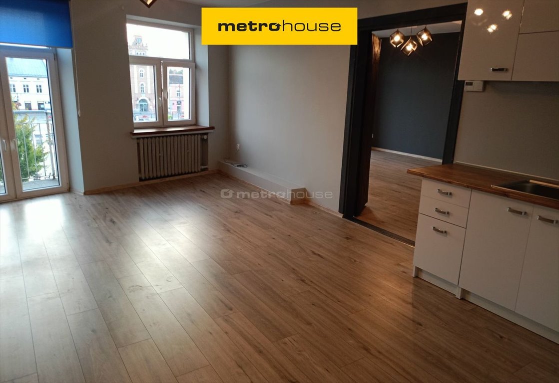 Mieszkanie trzypokojowe na wynajem Skierniewice, Rynek  105m2 Foto 1