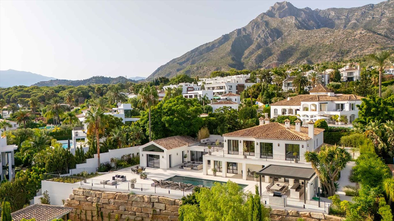 Sprzedam luksusową willę 1226 m² w Marbella Golden Mile Hiszpania, Marbella Golden Mile - Rocio de Nagüeles, Marbella Golden Mile - Rocio de Nagüeles  1 226m2 Foto 1