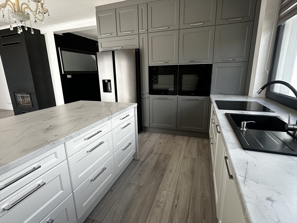 Nowoczesny dom z dużą działką i tarasem w Złotorii Złotoria  229m2 Foto 1