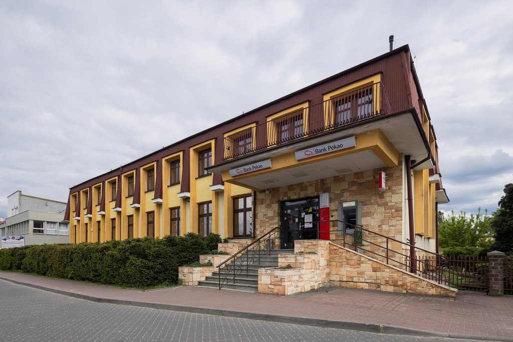 Na sprzedaż: duży lokal usługowo-biurowy 1599 m² w Radzyniu Radzyń Podlaski, ul. Warszawska 19  1 599m2 Foto 1