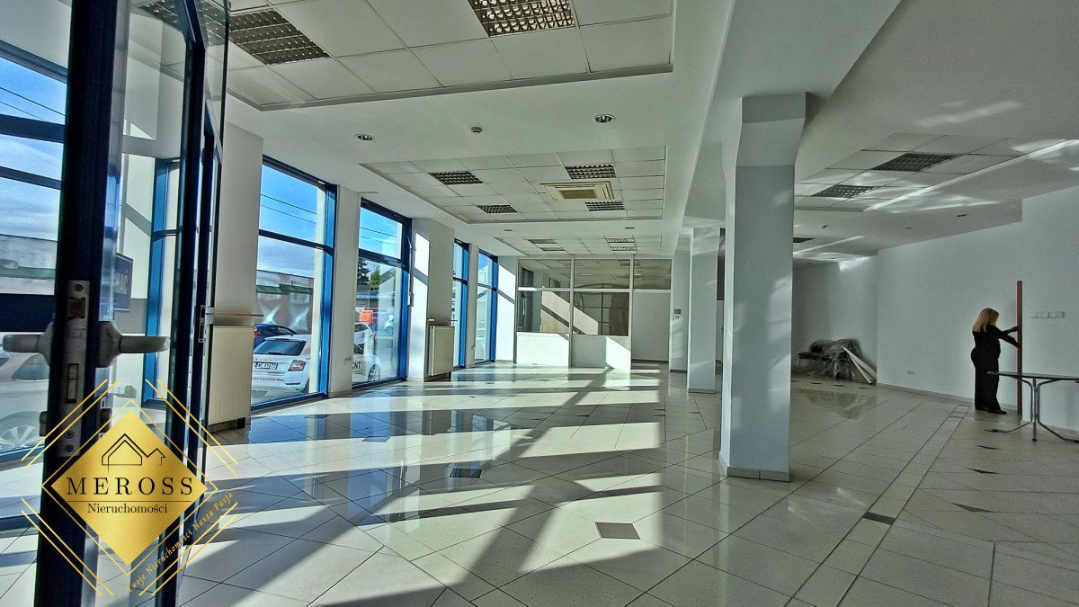 Przestronny lokal 188 m² w biurowcu z witrynami i klimatyzacją Częstochowa  188m2 Foto 1
