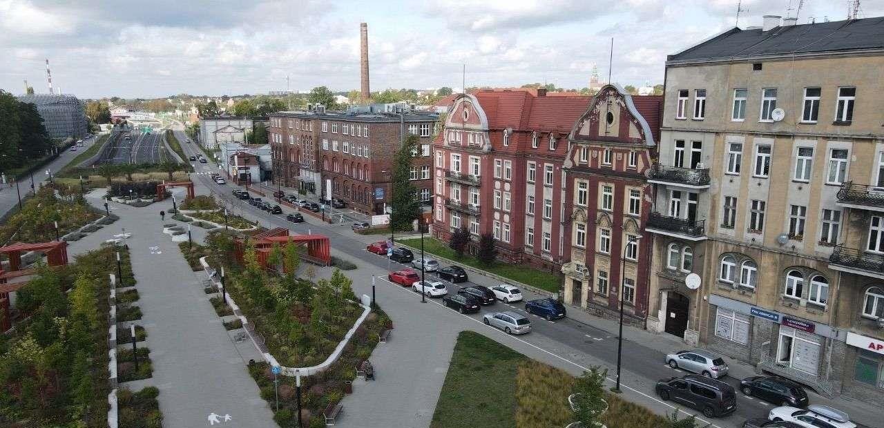 Lokal użytkowy na sprzedaż Gliwice, Centrum, ul. Stanisława Dubois  2 700m2 Foto 2