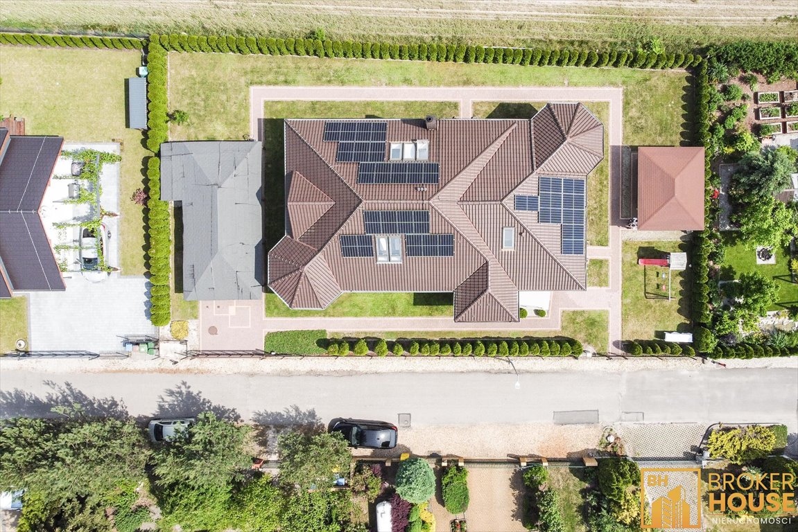 Przestronny dom 255 m2 z panelami fotowoltaicznymi i ogrodem Lędziny  255m2 Foto 1