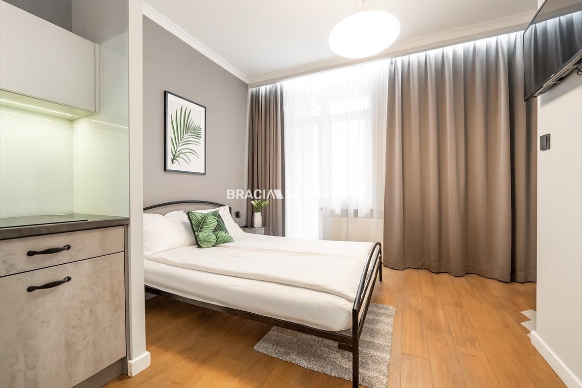 Inwestycyjne 3-pokojowe mieszkanie z balkonem i 6 miejscami do spania Kraków, Śródmieście, Krasińskiego  74m2 Foto 1