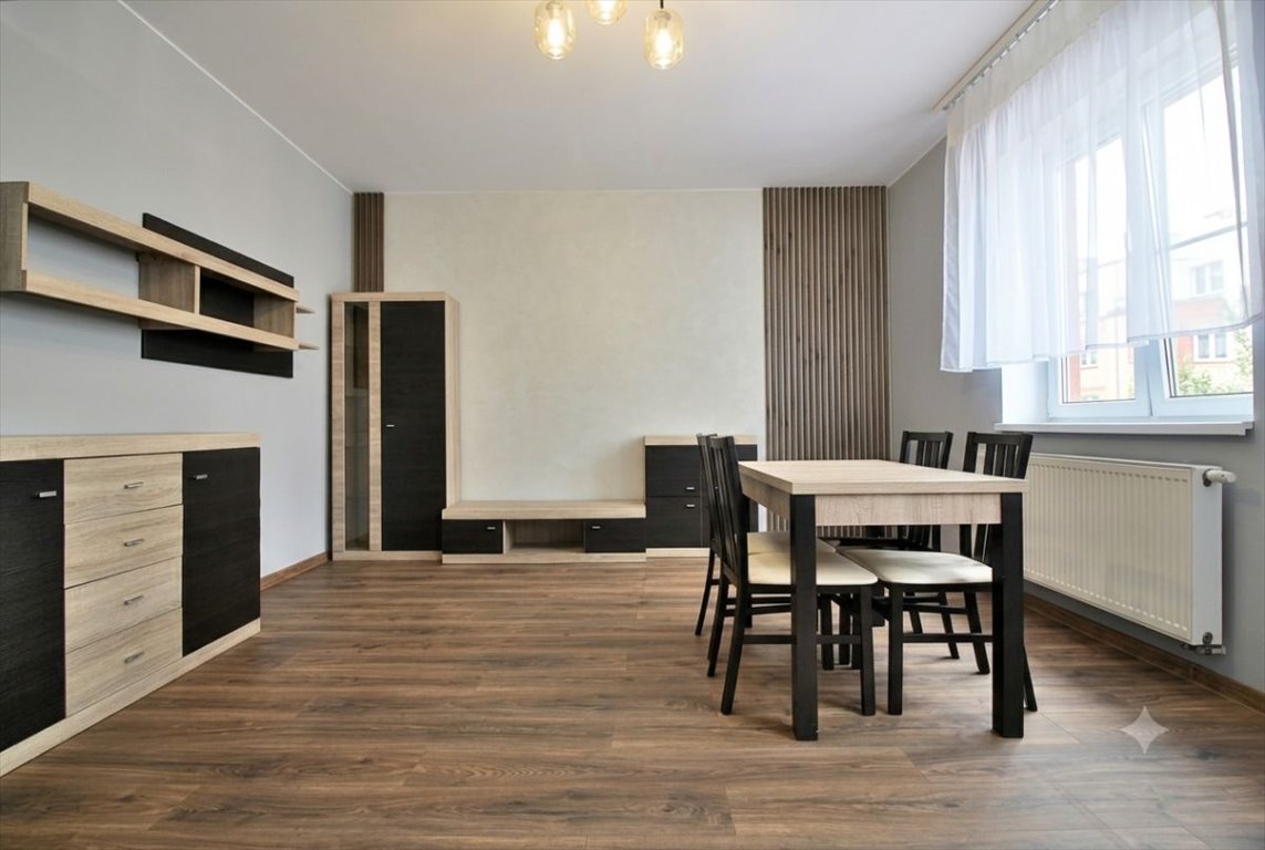 2-pokojowe mieszkanie 49,67 m² z wyposażeniem, parking, blisko DTŚ - polecam! Świętochłowice, Biskupa Teodora Kubiny  50m2 Foto 1