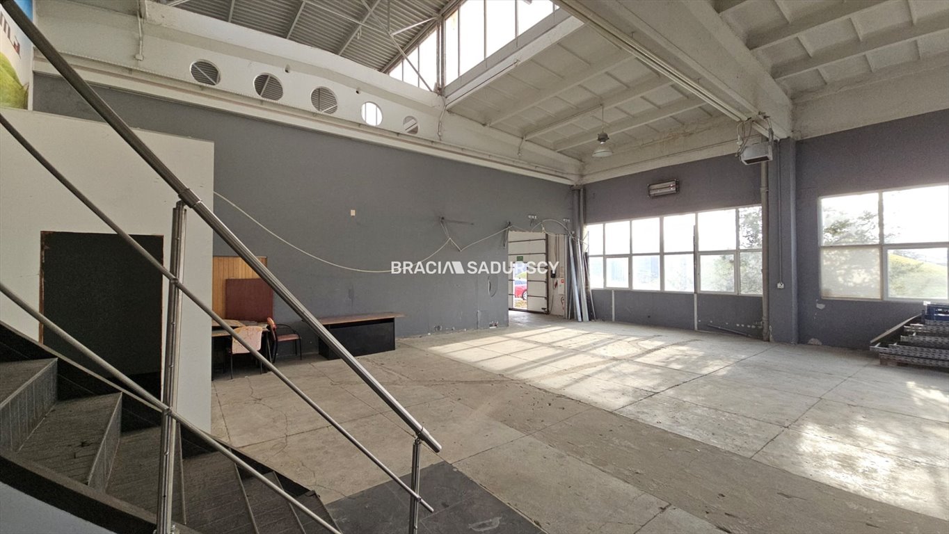Zapraszam do wynajmu hali 418 m² z ogrzewaniem i dużą bramą NIEPOŁOMICE, Grabska  428m2 Foto 1
