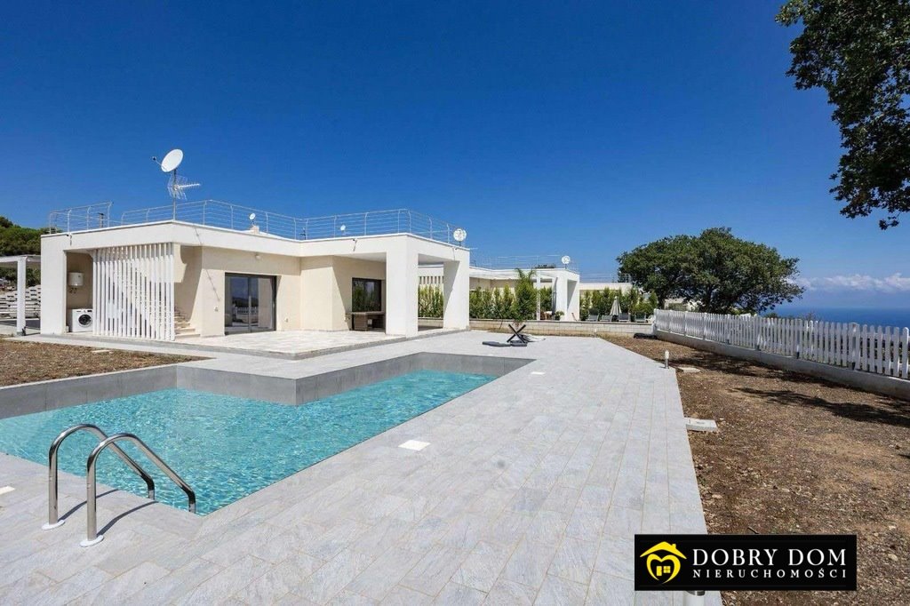 Dom na sprzedaż Włochy, Tropea  100m2 Foto 1