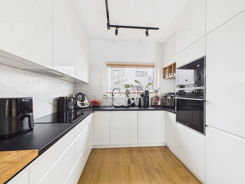 Nowoczesny dom 118 m² z ogrodem i garażem w Niemczu Niemcz  118m2 Foto 1
