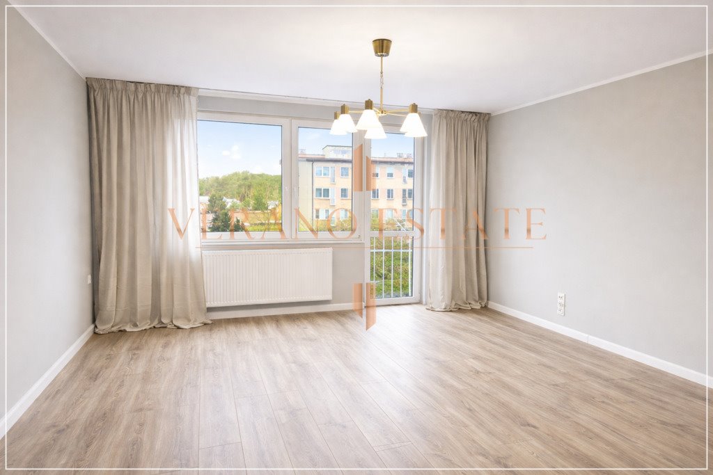 Nowoczesne 2 pokoje z aneksem, wysoki standard, piwnica Żyrardów, gen. Władysława Sikorskiego  48m2 Foto 1