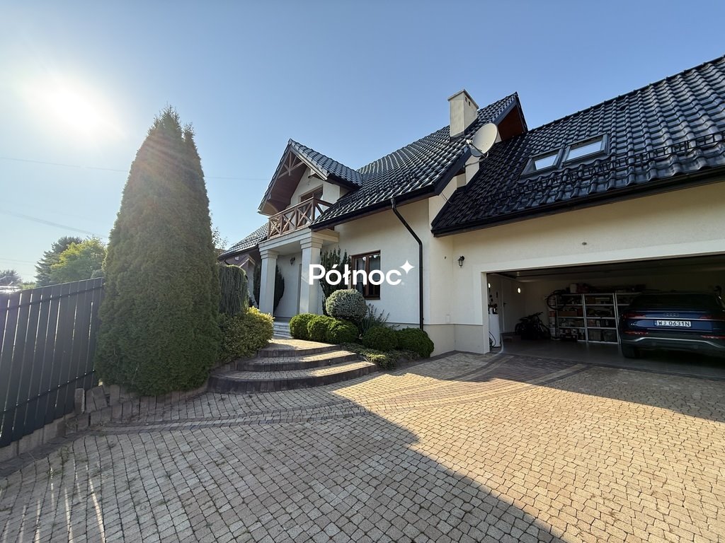 Komfortowy dom 279 m² z dużym tarasem i garażem Rzeszotary, Piastowska  279m2 Foto 1