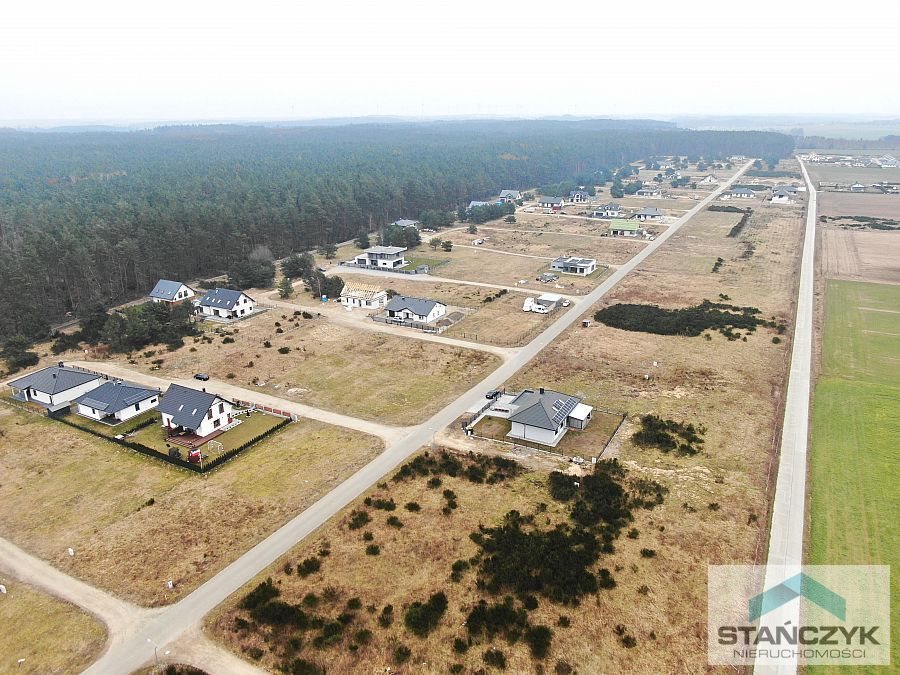 Działki w Charzynie z warunkami zabudowy i dostępem do mediów Charzyno  1 050m2 Foto 1