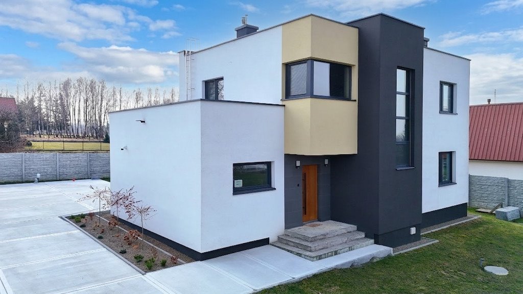 Nowoczesny dom 160 m² z garażem i ogrzewaniem podłogowym Krasne  160m2 Foto 1