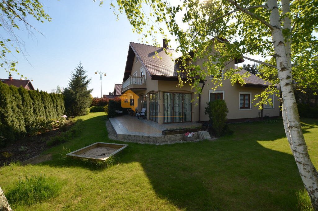 Przestronny dom 225 m² z ogrodem i garażem w Legnicy Legnica, Bystrzycka  225m2 Foto 1