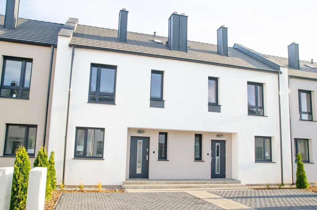 Nowoczesny dom z ogródkiem, 3 sypialnie, parking Plewiska  81m2 Foto 1