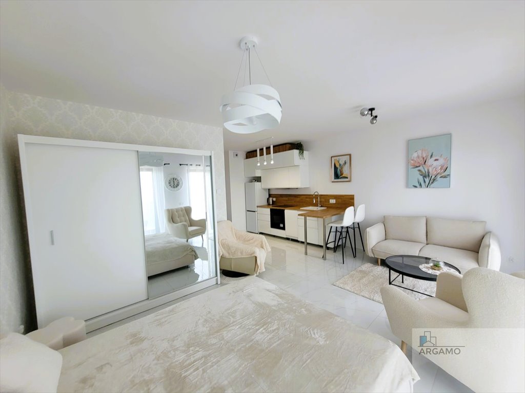 Kawalerka na wynajem Katowice, Henryka Mikołaja Góreckiego  37m2 Foto 1