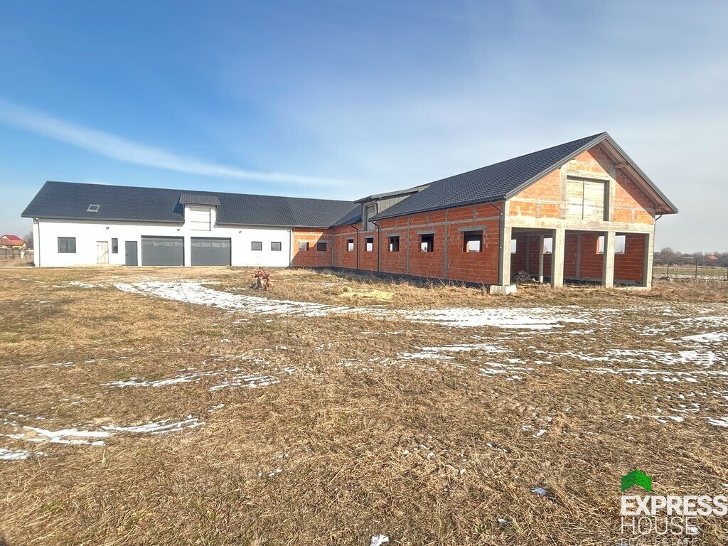 Lokal użytkowy na sprzedaż Zgórze  1 630m2 Foto 1