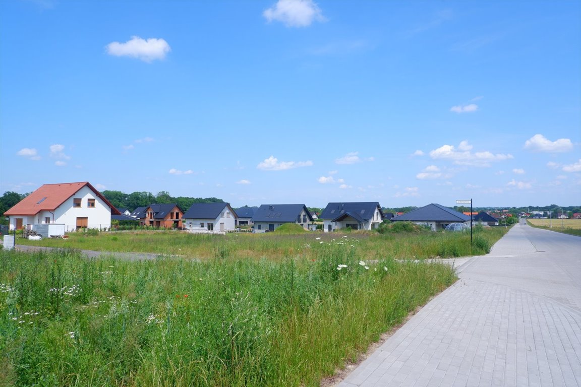 Do sprzedania działka 800 m² z mediami przy lesie w Środzie Śląskiej Środa Śląska  800m2 Foto 1